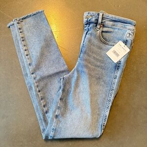 FREE PEOPLE Light Blue Frayed Hem Sierra Denim